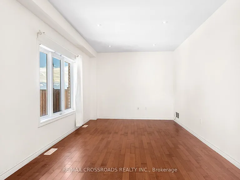 7 Colorado Blvd — Photo 9
