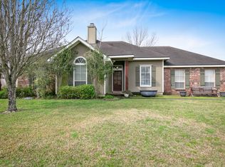 201 Stags Leap Ln, Broussard, LA 70518