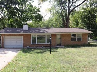 5004 NW Old Pike Rd, Kansas City, MO 64118
