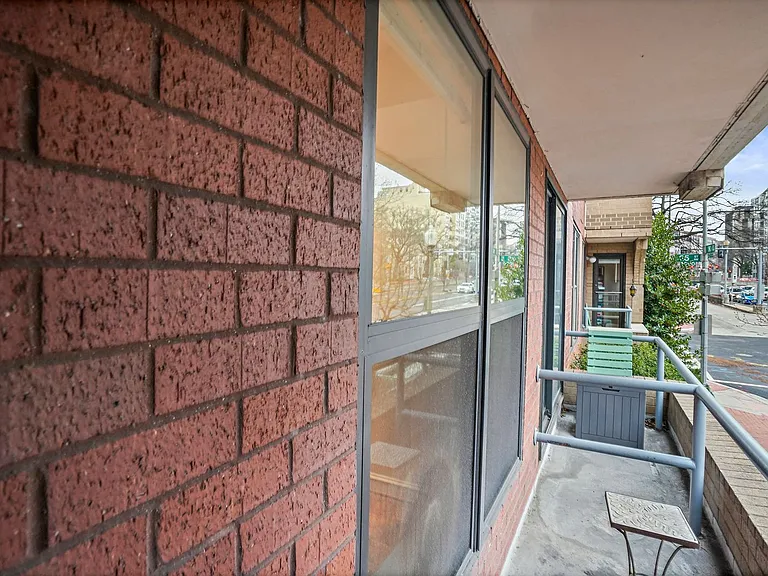 2501 K St NW #1B — Photo 20