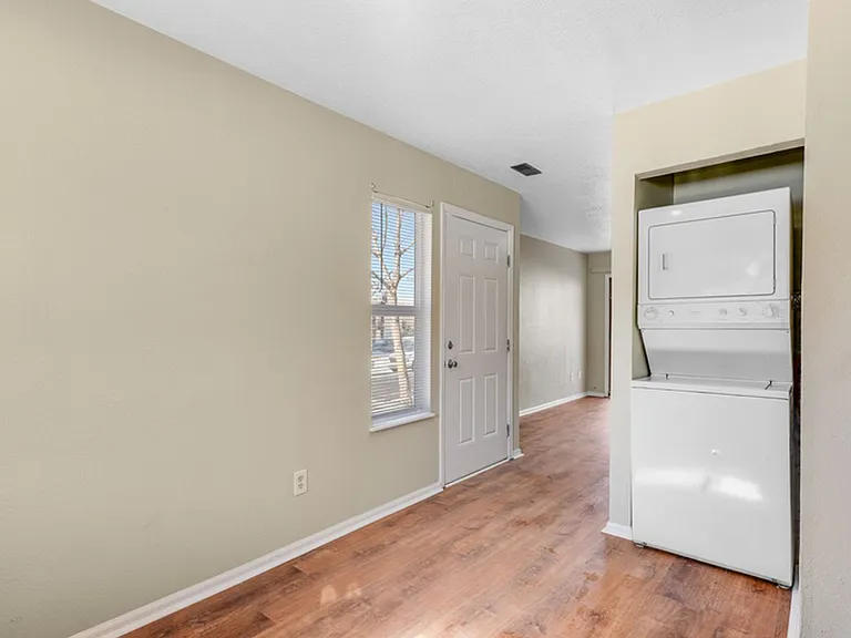 1168 Mazatlan Cir #D — Photo 7