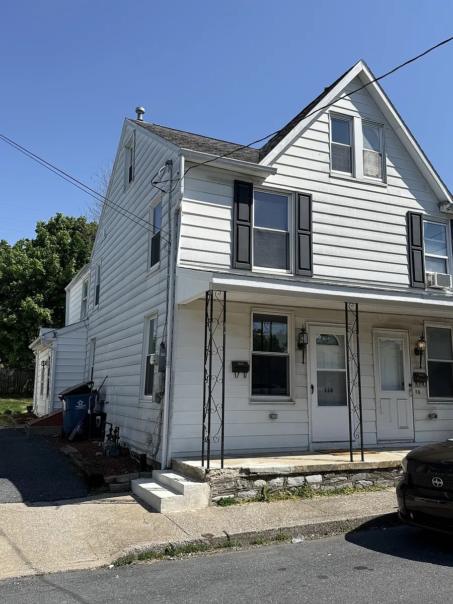 Building Photo - 116 E 2nd St