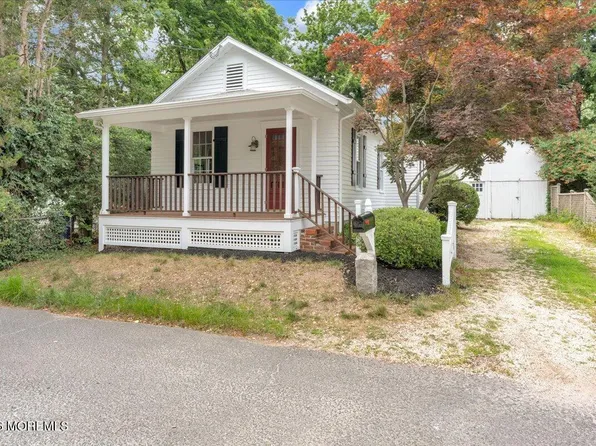 6 Haggers Lane, Fair Haven, NJ 07704