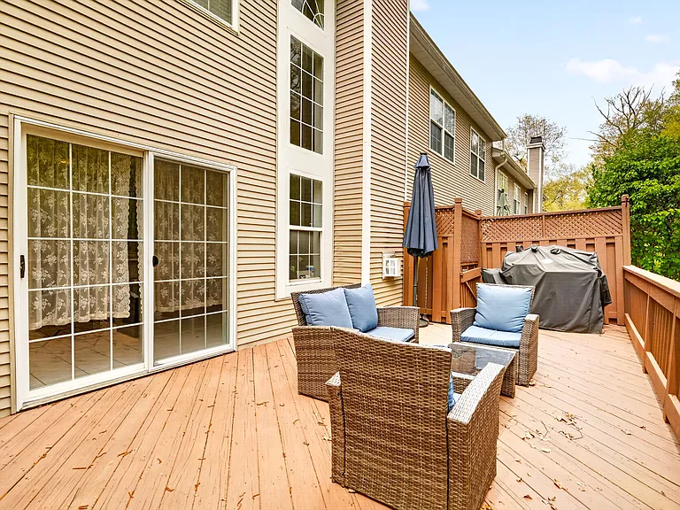 554 Adirondack Ct — Photo 40
