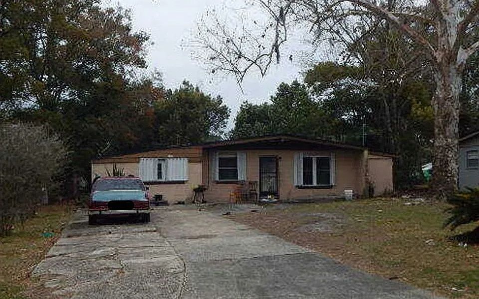 1st image of 9211 Greenleaf Rd