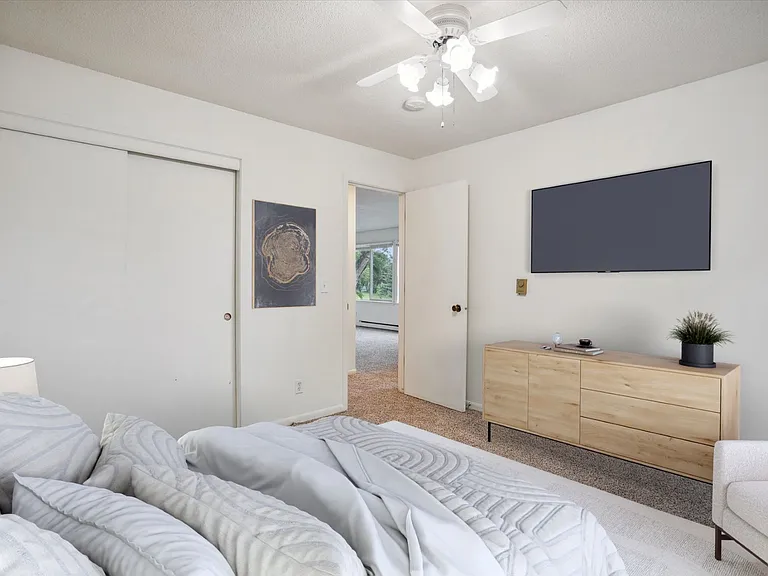 Two Bedroom B - 2 Bed / 1 Bath - 1,000 Sq.Ft.