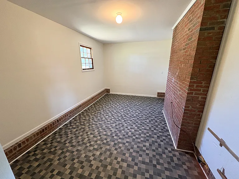 216 Lakeland Dr — Photo 6