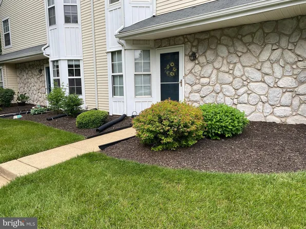 309 Hopkins Ct, Southampton, PA 18966