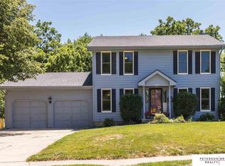 15475 Summerwood Dr, Omaha, NE 68137