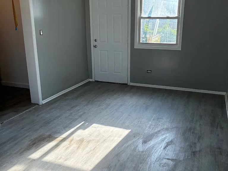 8542 S Lowe Ave #3 — Photo 2