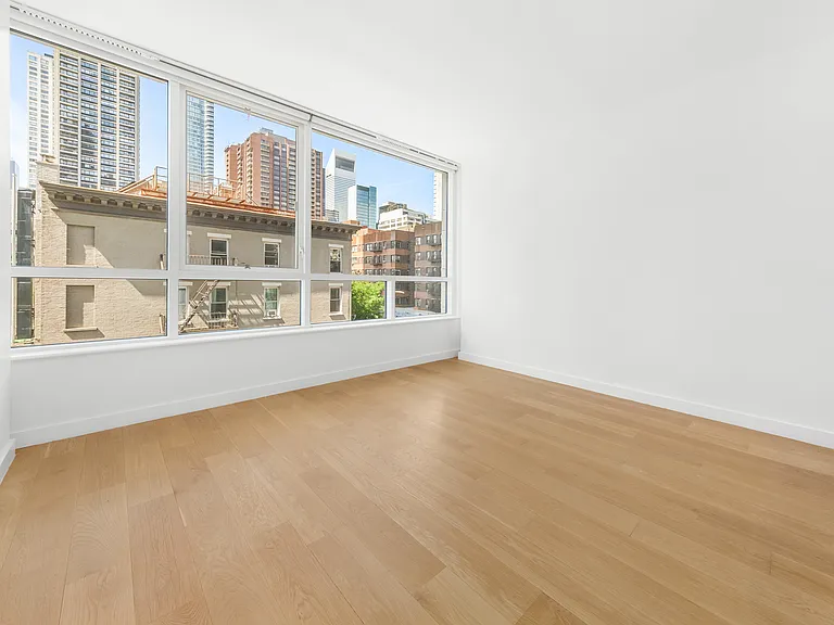 301 E 61st St #3B — Photo 3
