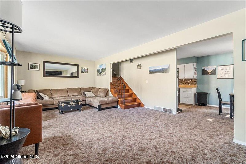 3rd image of 1 Havenbrook Drive