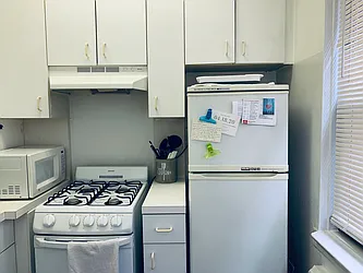 Rented by R New York