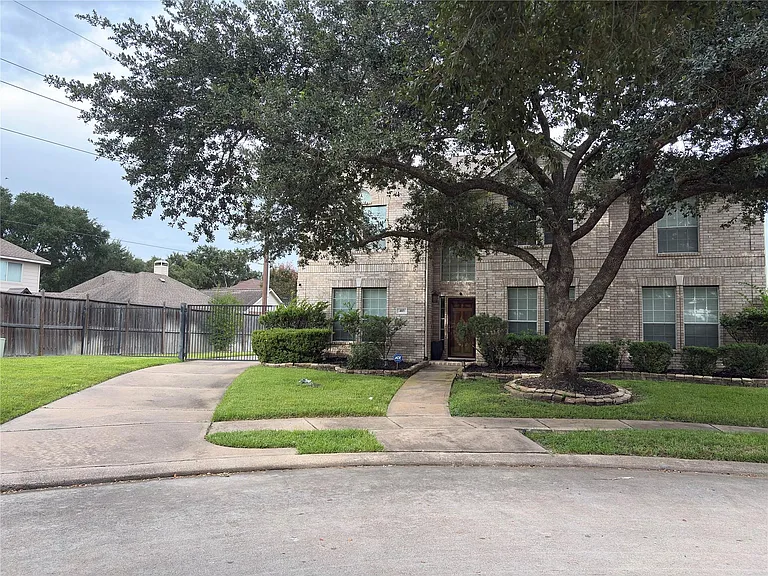 403 Green Stone Ct — Photo 2