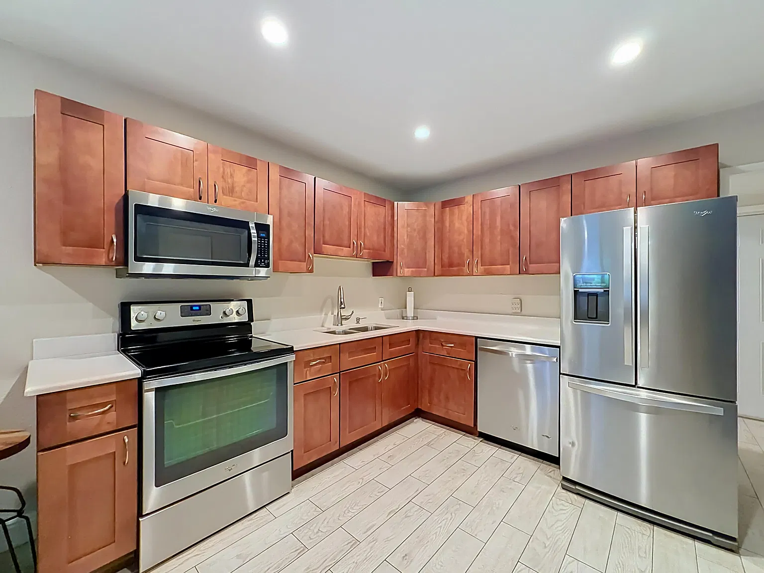 2 bed, 1.0 bath, 770 sqft, $2,490 — Photo 3