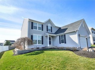 1449 Coral Dr, Farmington, NY 14425