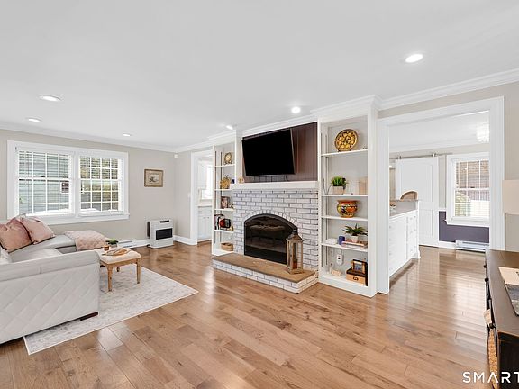 4th image of 8 Lafayette Road