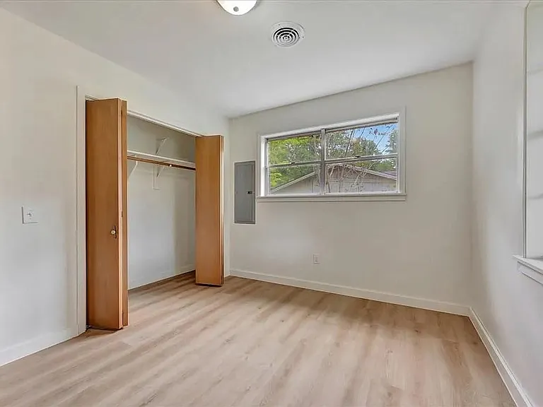 801 Duren St — Photo 11