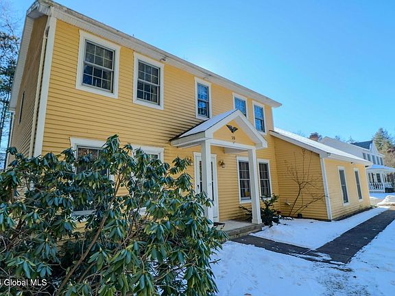 2nd image of 10 Chippewa Circle