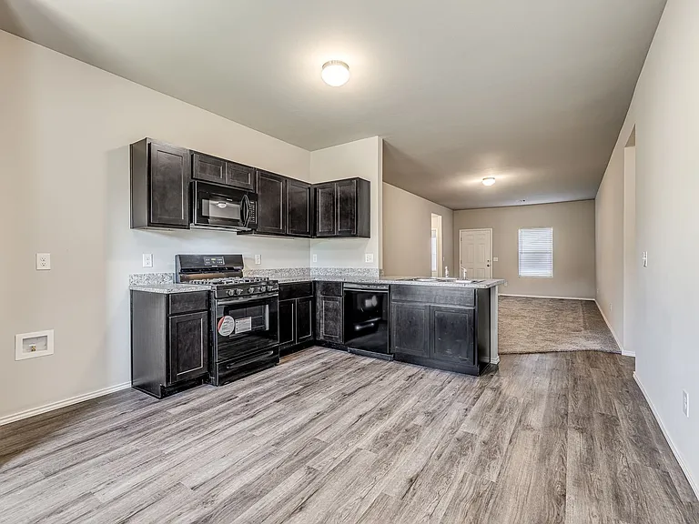 629 W Lola Dr — Photo 13