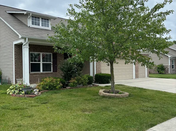 8922 N Springview Dr, McCordsville, IN 46055