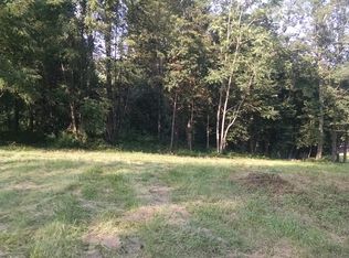 Ridgeway Court, Washington, WV 26181