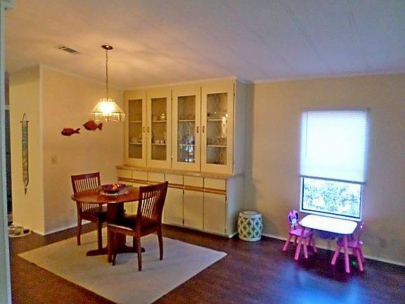 4th image of 244 Holly Dr