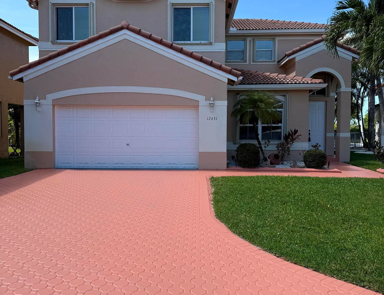 4 bed, 2.5 bath, 2497 sqft, $3,999 — Photo 2