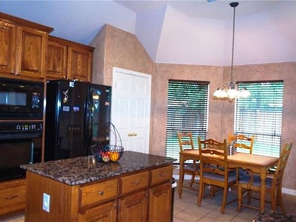 3rd image of 8745 Weston Ln