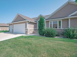 262 La Costa Ln, Dakota Dunes, SD 57049