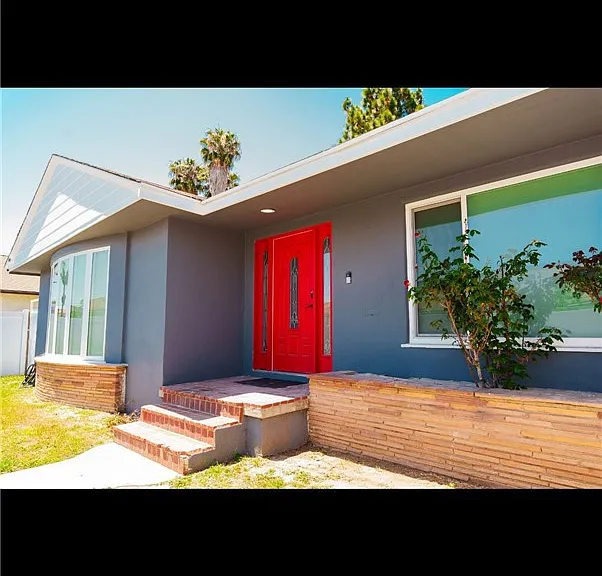 12329 Oxford — Photo 2