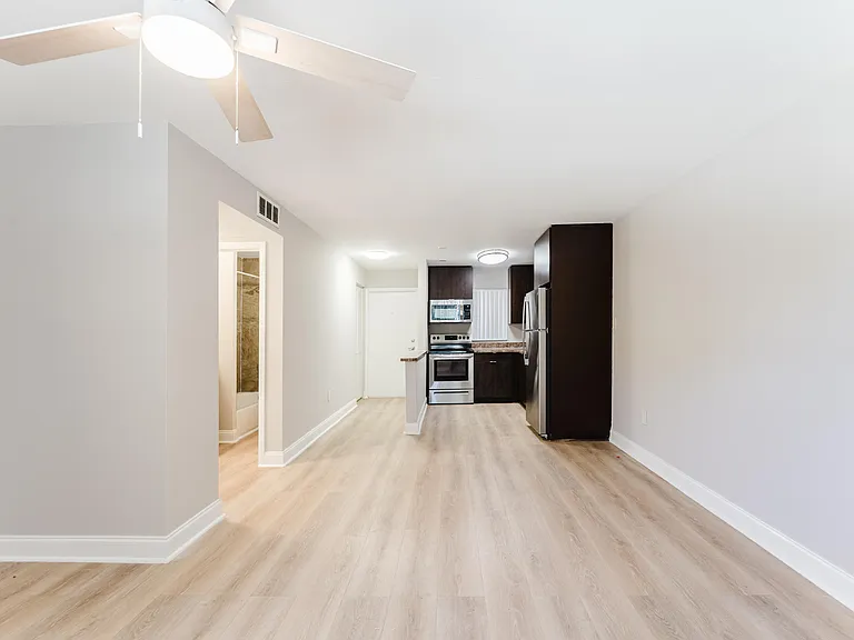 650 SW 2nd Ave #252 — Photo 7