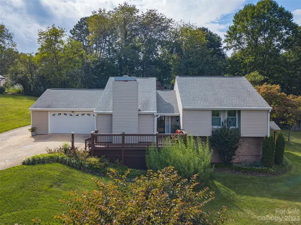 519 Nellie John Dr, Clyde, NC 28721