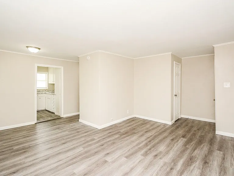 713 Wafer St — Photo 4