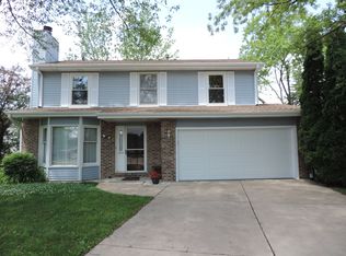 1035 Aspen Ct, Lake Zurich, IL 60047