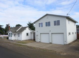 320 NE Spencer St, Waldport, OR 97394