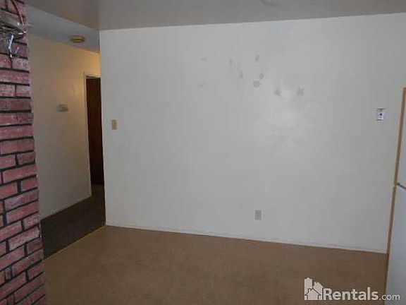 5th image of 4797 N Hughes Ave
