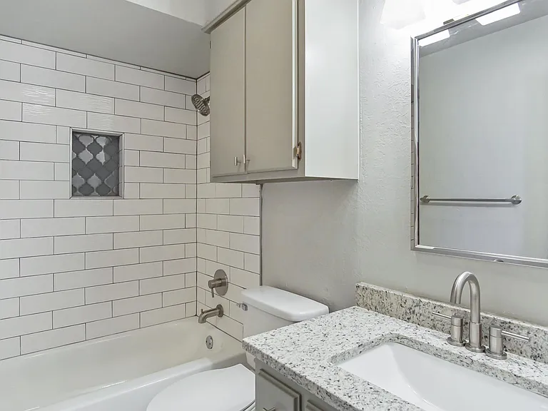 1000 Rambling Oaks Dr #6 — Photo 13