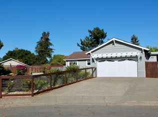 25 Roy Ct, Novato, CA 94947