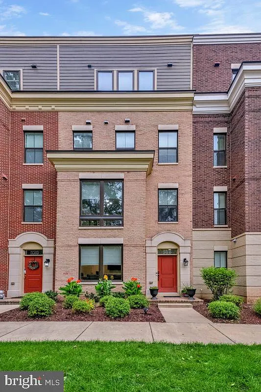 Potomac Overlook Condo — Photo 1
