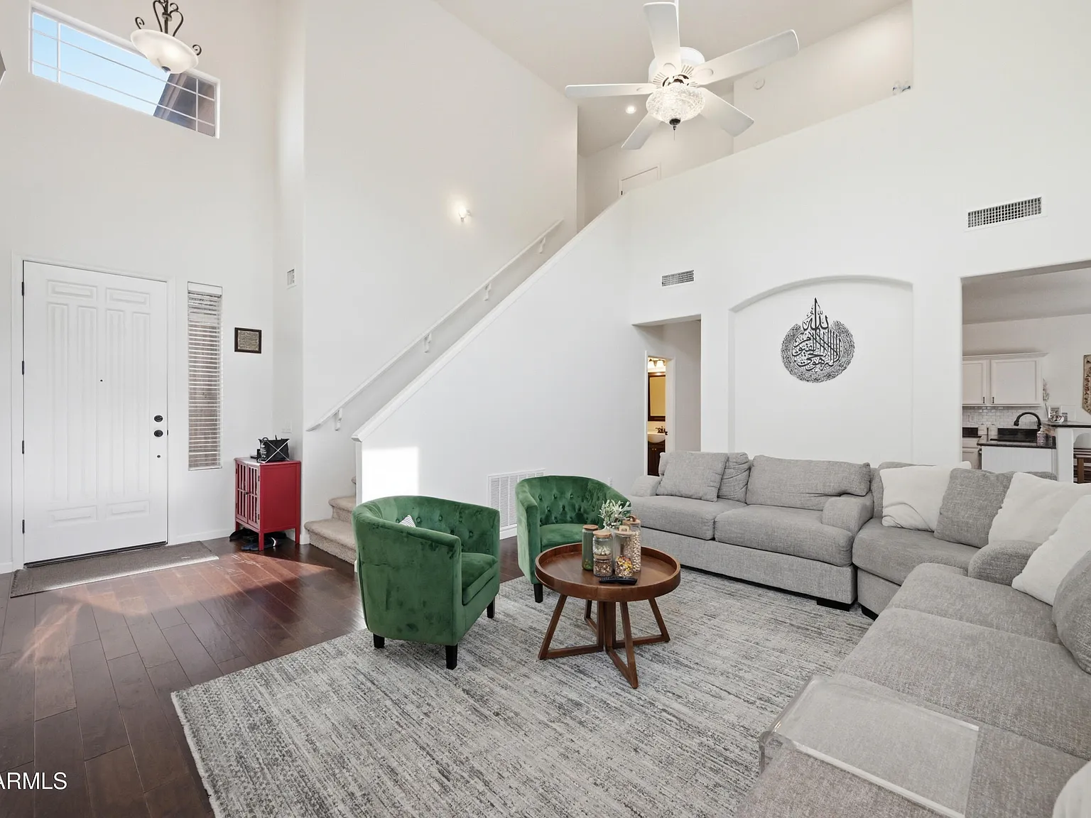 4 bed, 2.5 bath, 2200 sqft, $2,999 — Photo 4