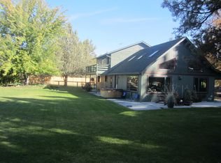 18380 Pinehurst Rd, Bend, OR 97703