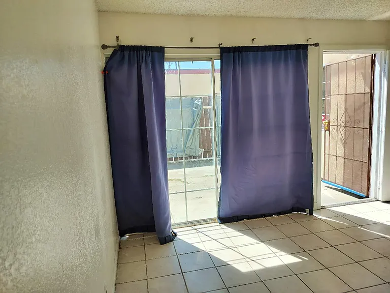 753 S Lark Ellen Ave — Photo 2