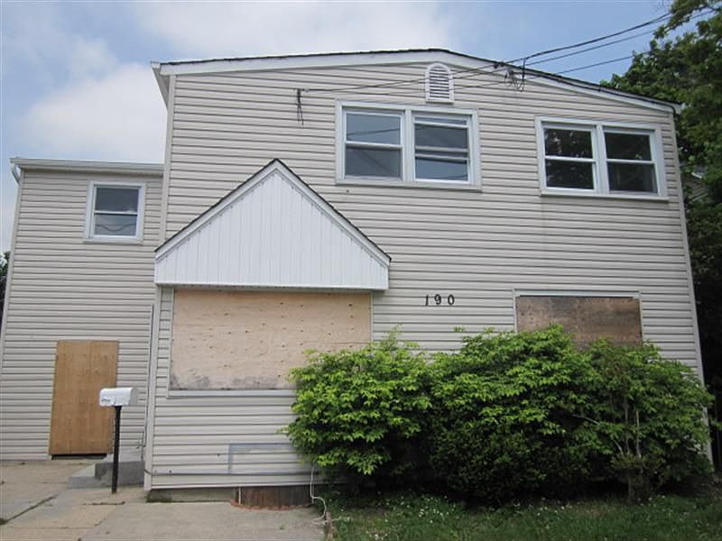 1st image of 190 W John St