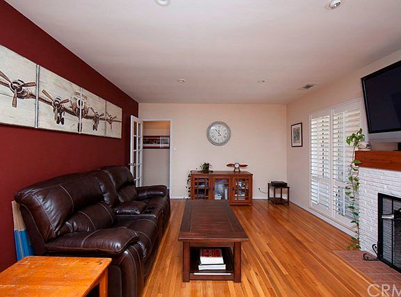 4th image of 1308 Cranbrook Ave