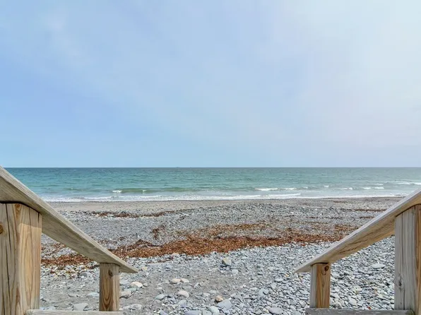 842 Nantasket Ave APT 5, Hull, MA 02045