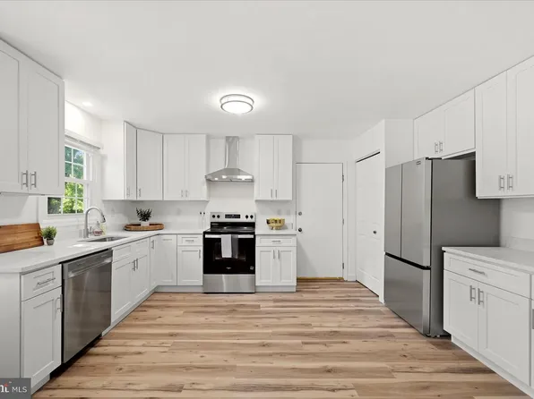 12160 Hidden Brook Ter, Gaithersburg, MD 20878