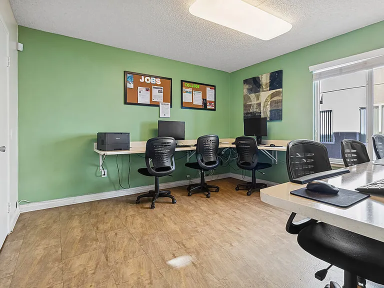 The Stratton Apartment Homes — Photo 8