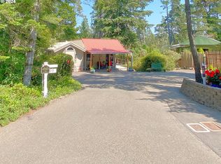 99 Outer Dr, Florence, OR 97439