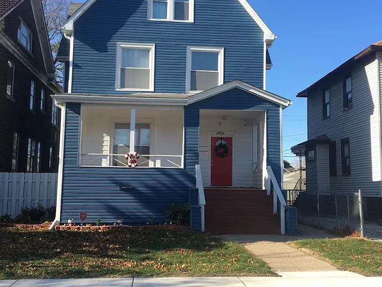 4228 Magoun Ave #2 — Photo 1